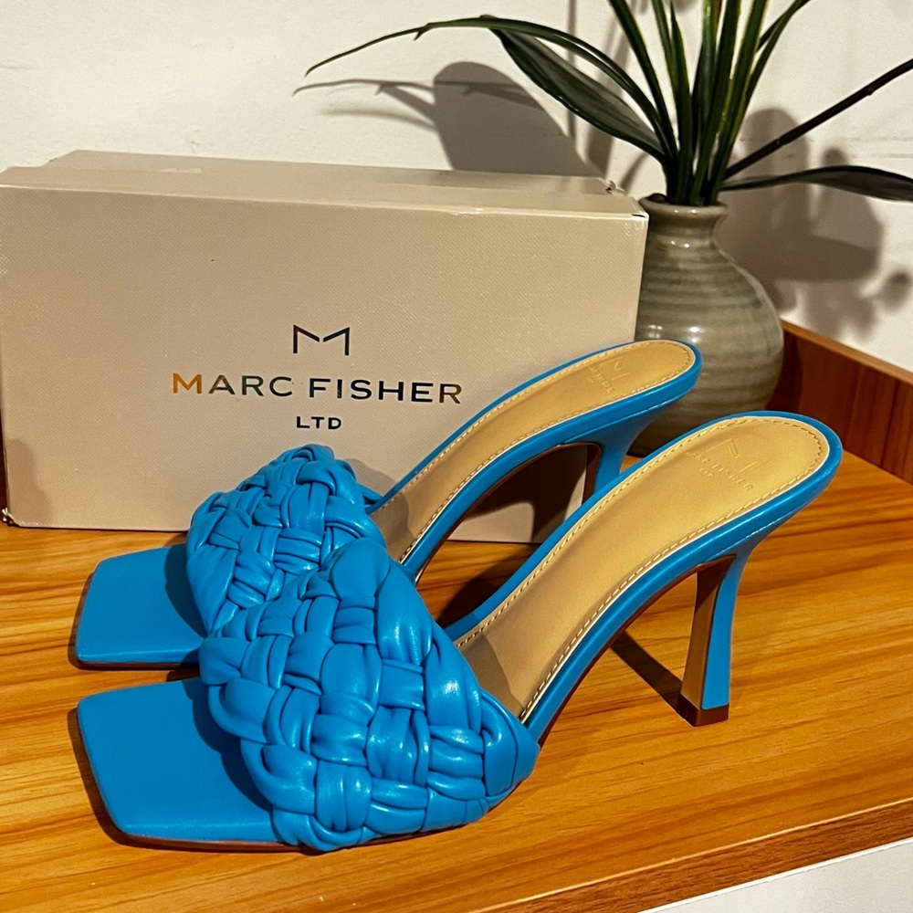 The Marc Fisher LTD Dakina blue sandals